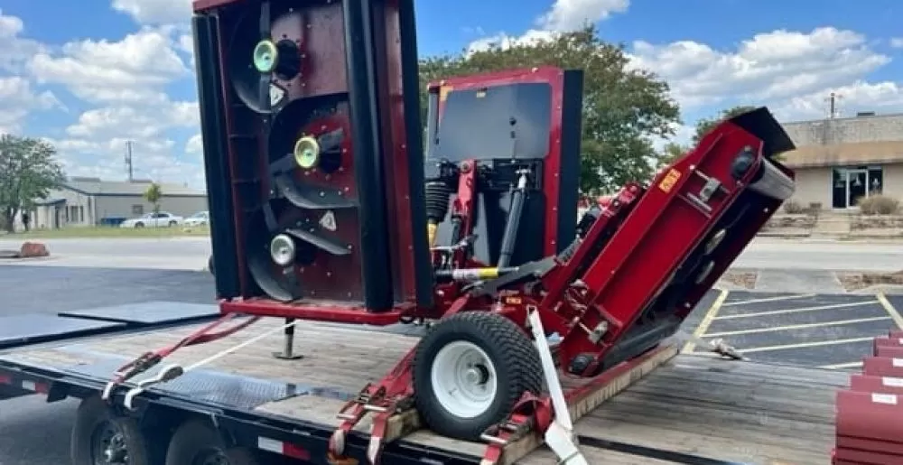 Transporting equipment for fairway and landscaping
